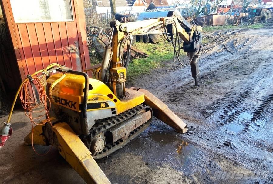 Brokk 90 Lammutusekskavaatorid