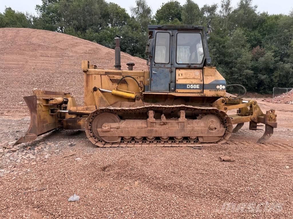 Komatsu D58E-1 Buldooserid