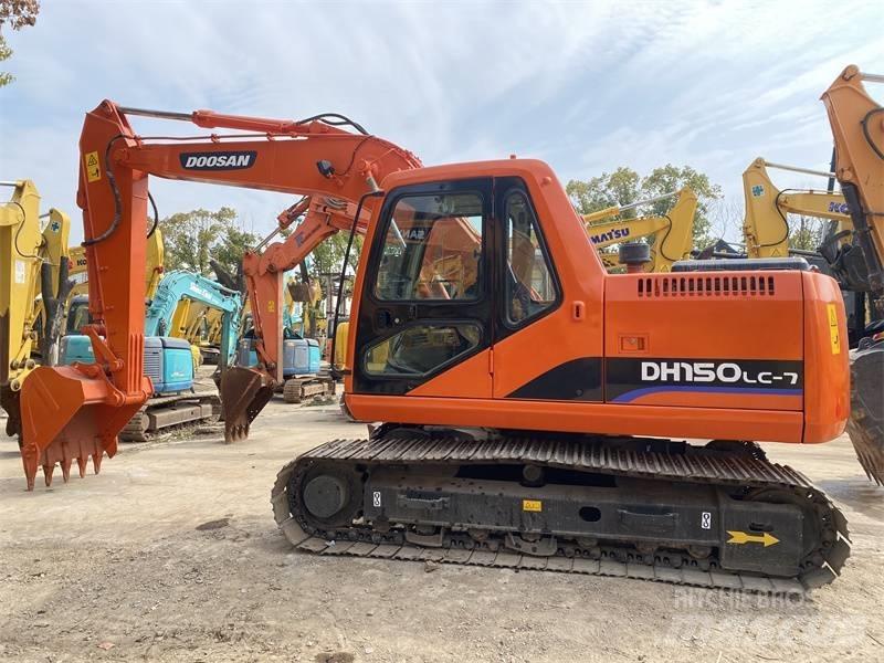 Doosan DH 150 Roomikekskavaatorid