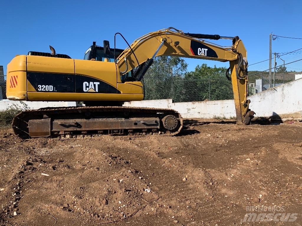 CAT 320 D L Roomikekskavaatorid