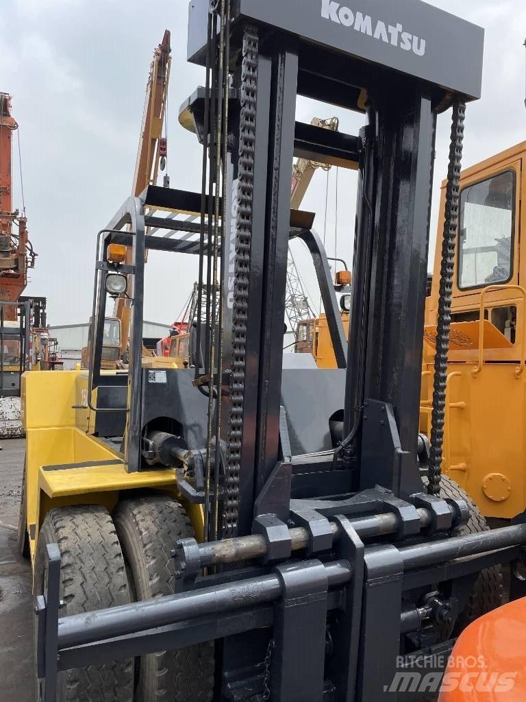 Komatsu 15 ton Diiseltõstukid