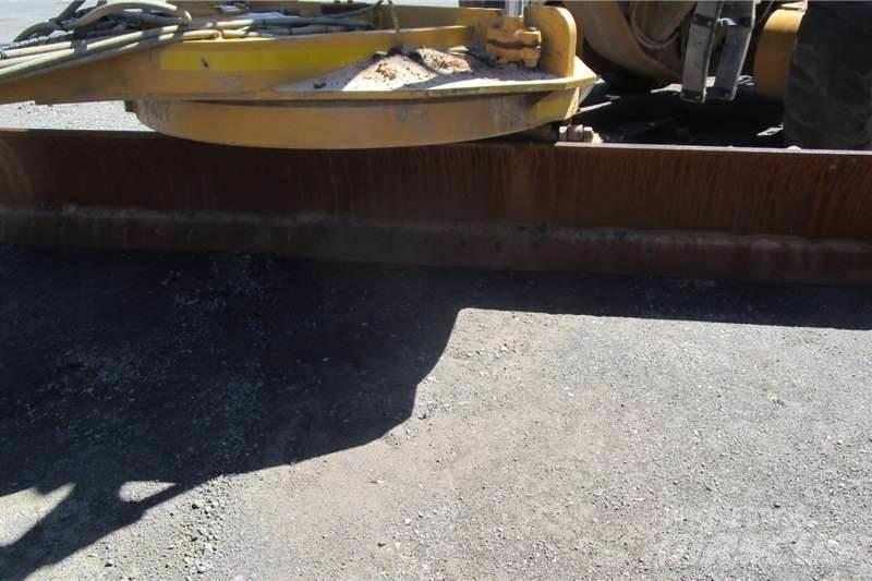 CAT 140K Greiderid