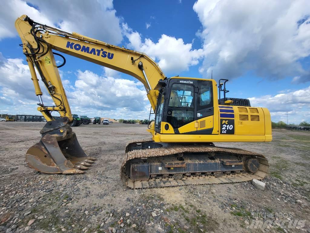 Komatsu PC210-11E0 Roomikekskavaatorid