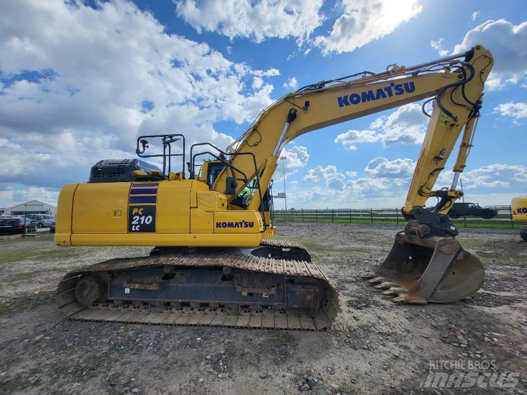 Komatsu PC210-11E0 Roomikekskavaatorid