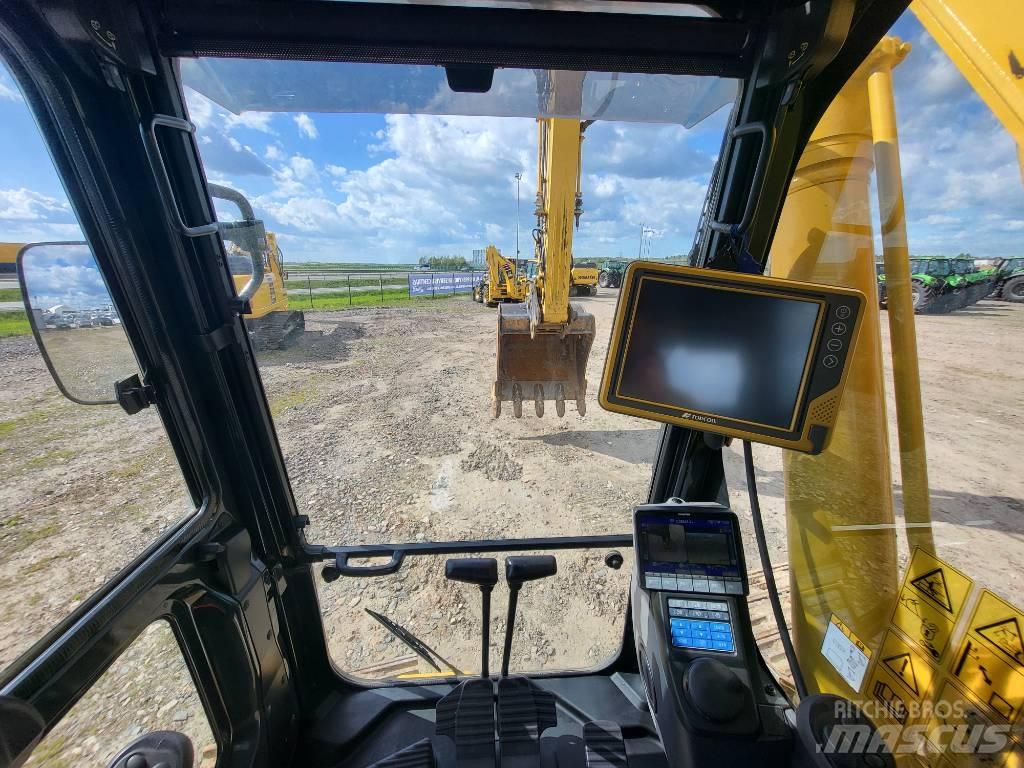 Komatsu PC210-11E0 Roomikekskavaatorid