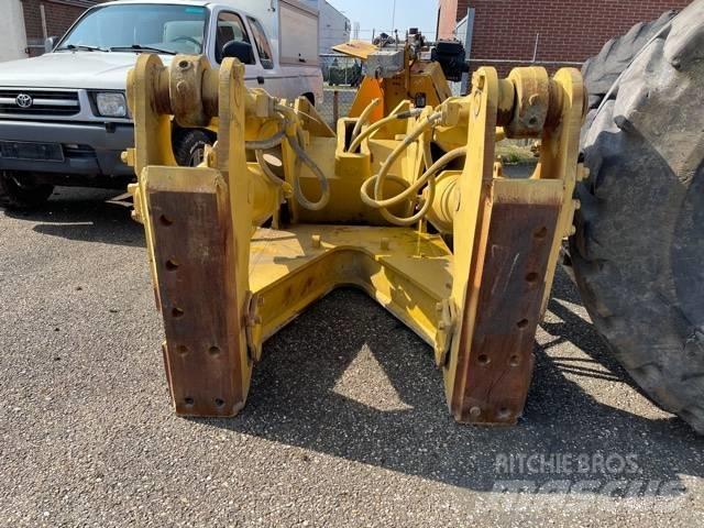 CAT D 8 R Ripper Muud osad