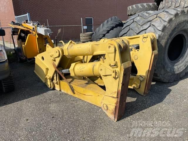 CAT D 8 R Ripper Muud osad