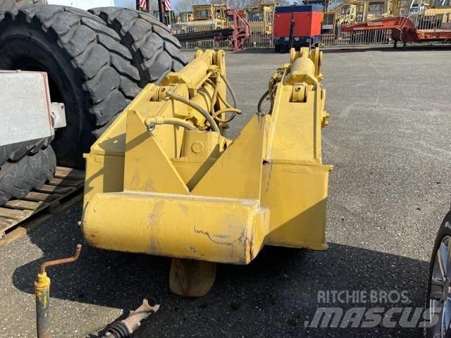CAT D 8 R Ripper Muud osad