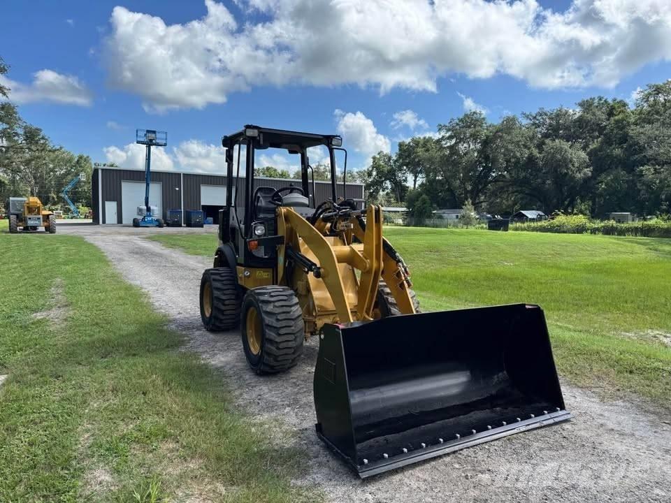 CAT 903 C2 Rataslaadurid