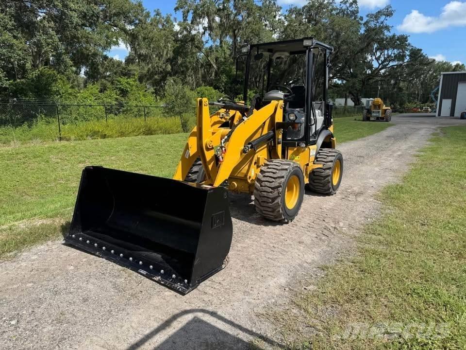 CAT 903 C2 Rataslaadurid