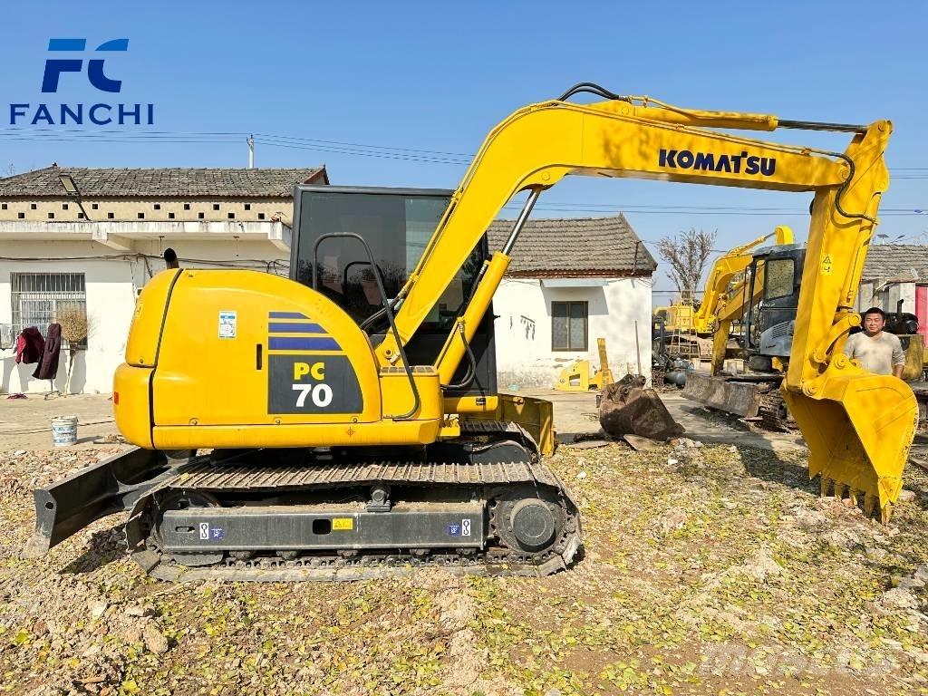 Komatsu PC 70-8 Roomikekskavaatorid