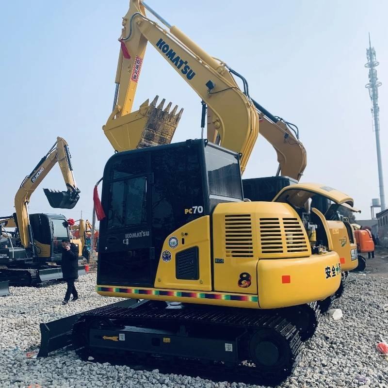 Komatsu PC 70 Roomikekskavaatorid