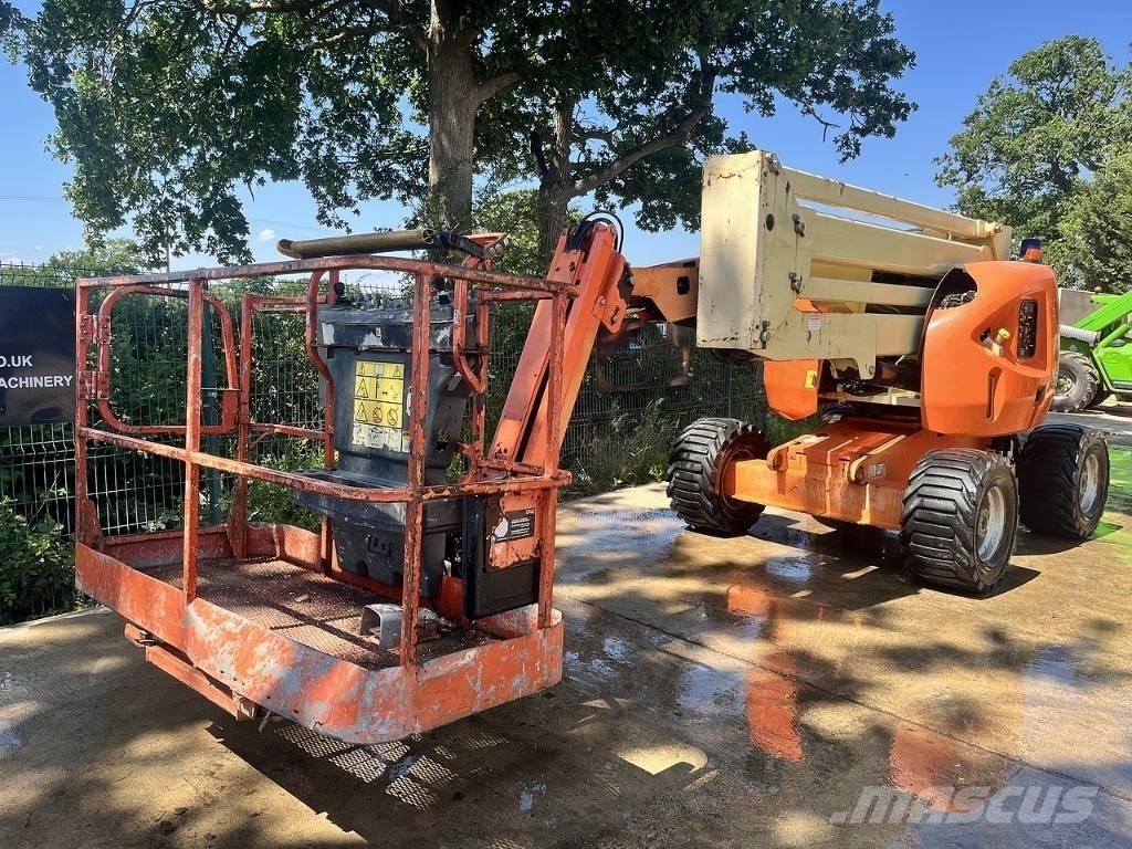 JLG 450 AJ II Iseliikuvad poomtõstukid