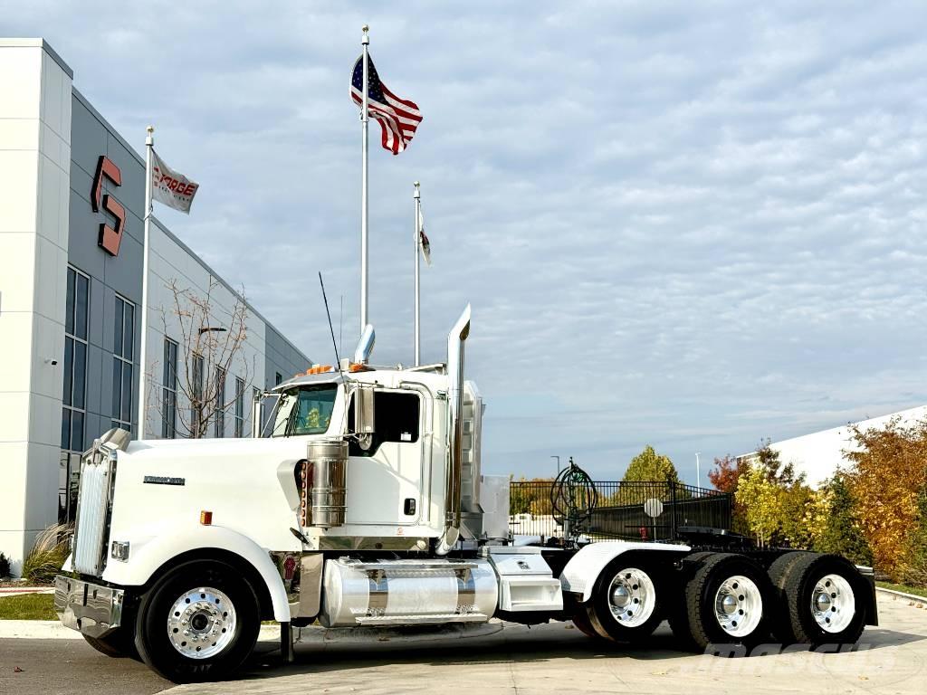 Kenworth W 900 Sadulveokid