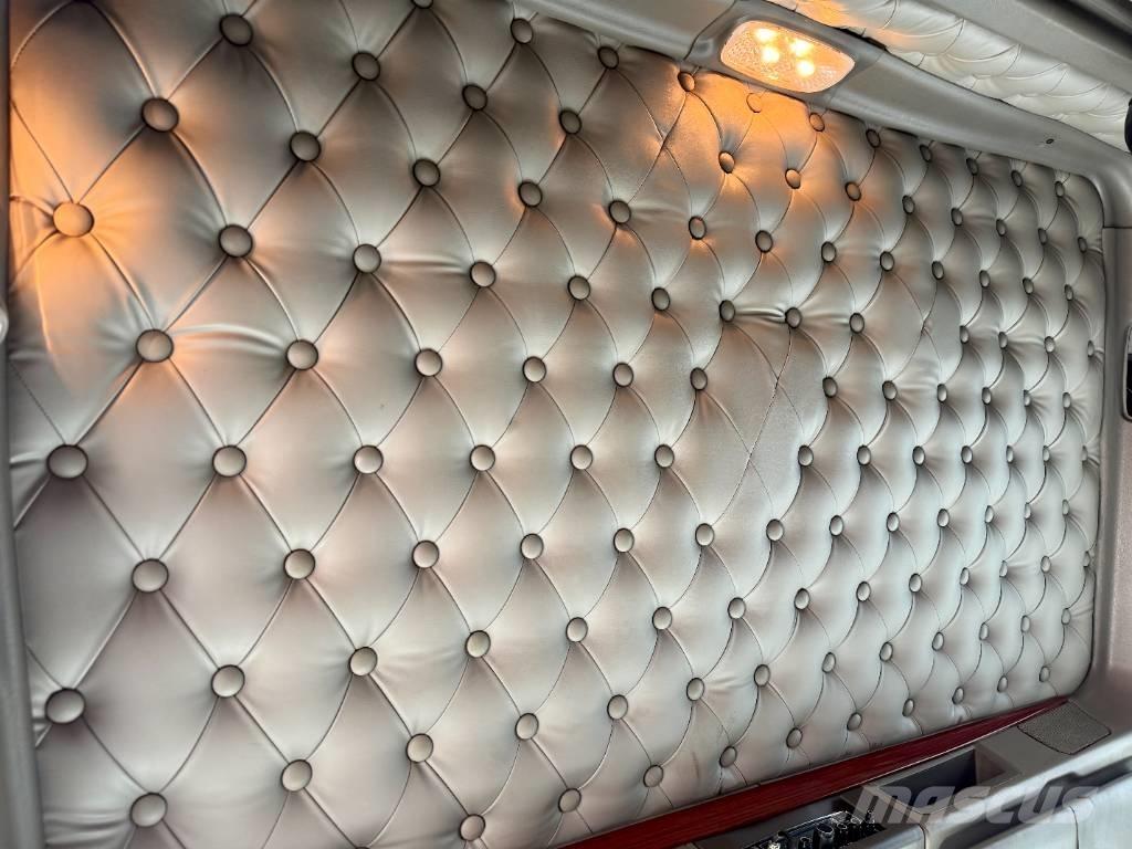 Kenworth W 900 Sadulveokid