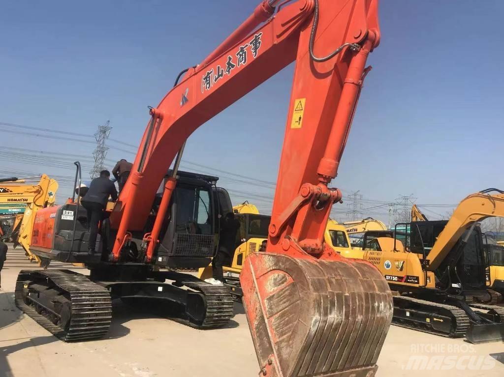 Hitachi 240-3 Roomikekskavaatorid