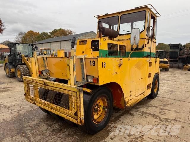 Hamm GRW 15 Pneumorehvidega rullid