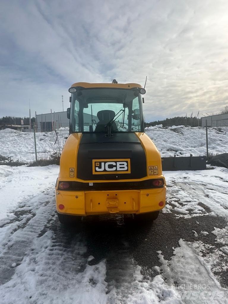 JCB 406 Rataslaadurid