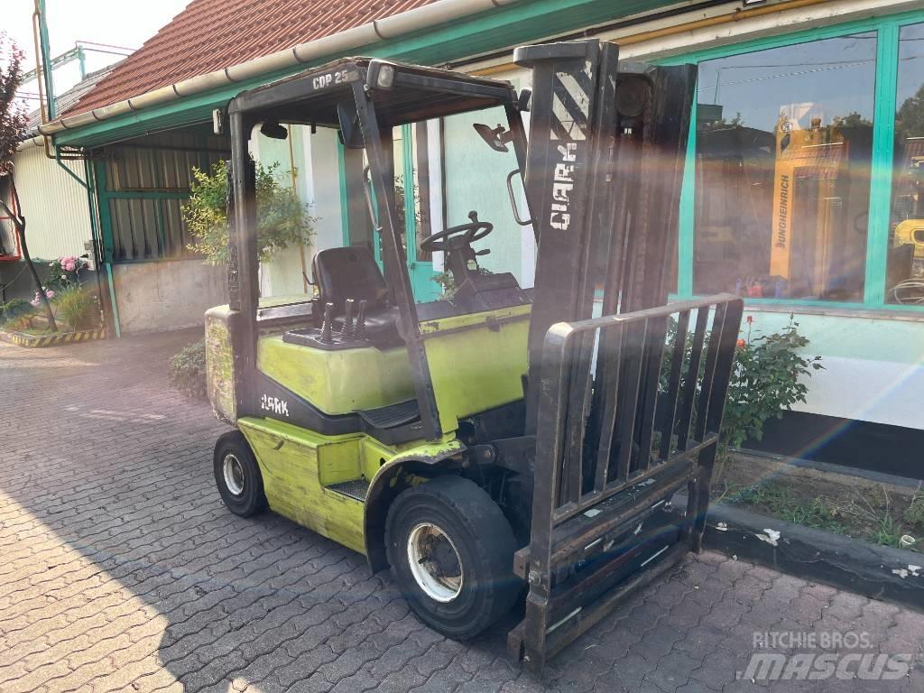 Clark CDP 25 V-4169 Diiseltõstukid