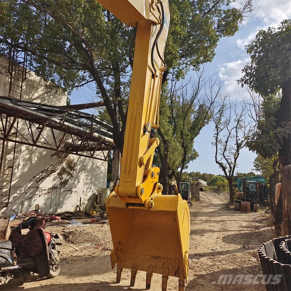 Komatsu PC 240 Roomikekskavaatorid
