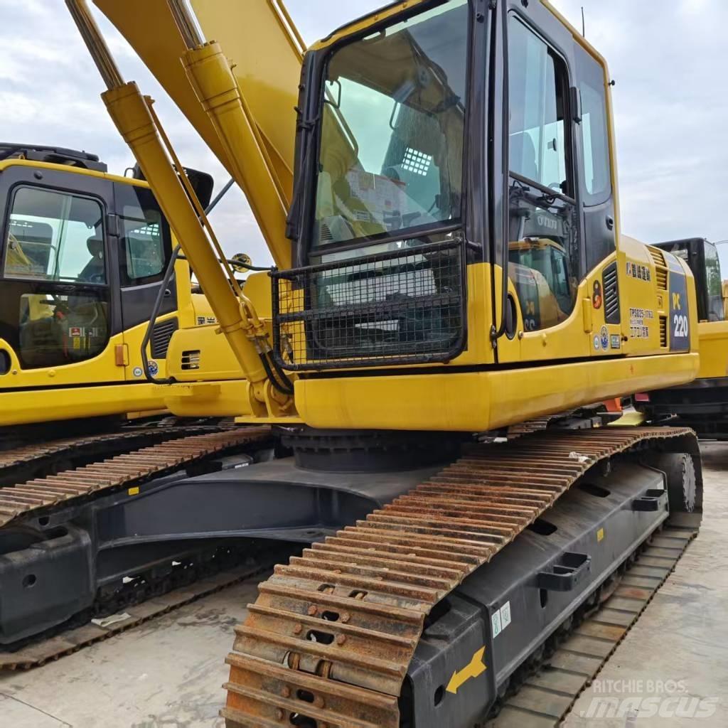 Komatsu PC 220-8 Roomikekskavaatorid