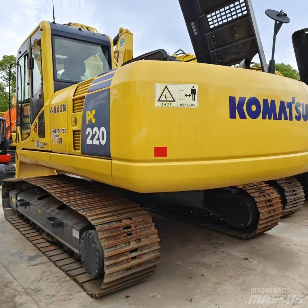 Komatsu PC 220-8 Roomikekskavaatorid