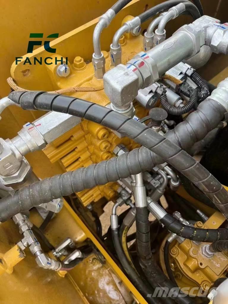 CAT 307 Roomikekskavaatorid