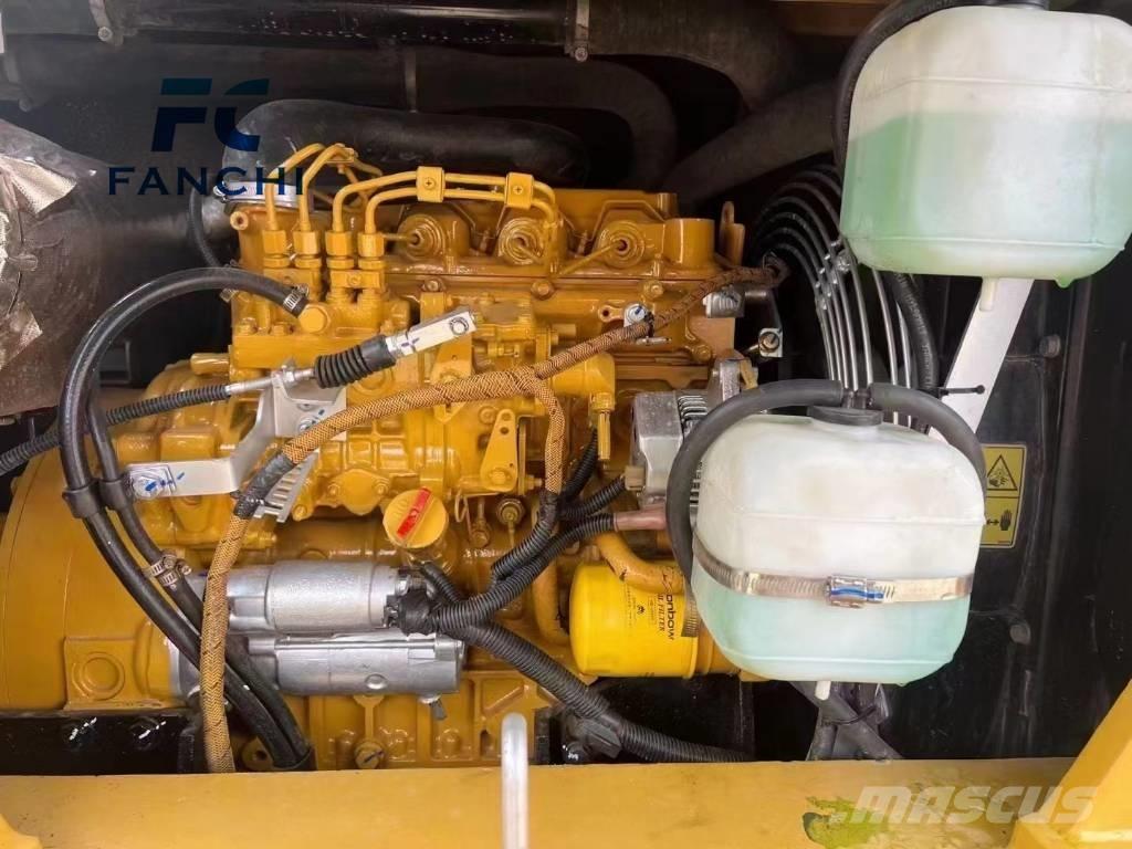 CAT 307 Roomikekskavaatorid