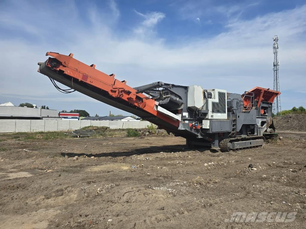Sandvik QJ 341 Iseliikuvad purustid