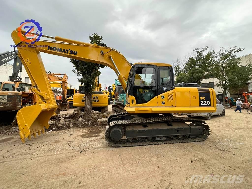 Komatsu PC 220-7 Roomikekskavaatorid