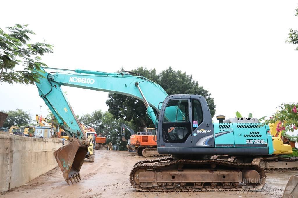 Kobelco SK 200-8 Roomikekskavaatorid