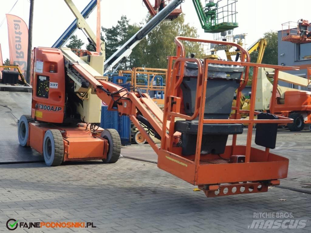 JLG E 300 AJP Iseliikuvad poomtõstukid