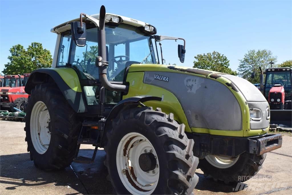 Valtra T120 Traktorid