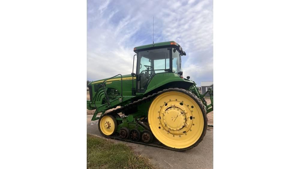 John Deere 8320 T Traktorid