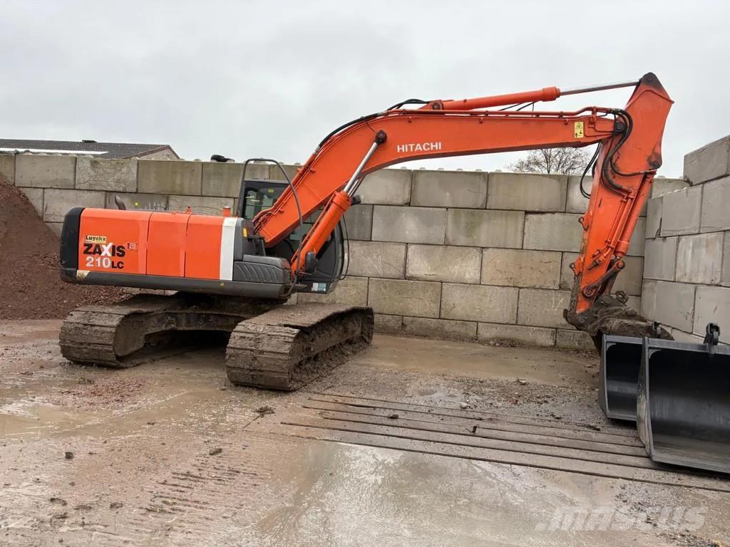 Hitachi ZX210LC-3 Roomikekskavaatorid