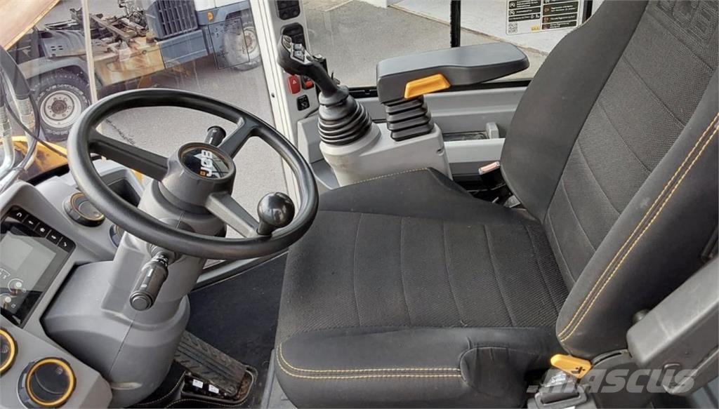 JCB 427 AGRI Rataslaadurid