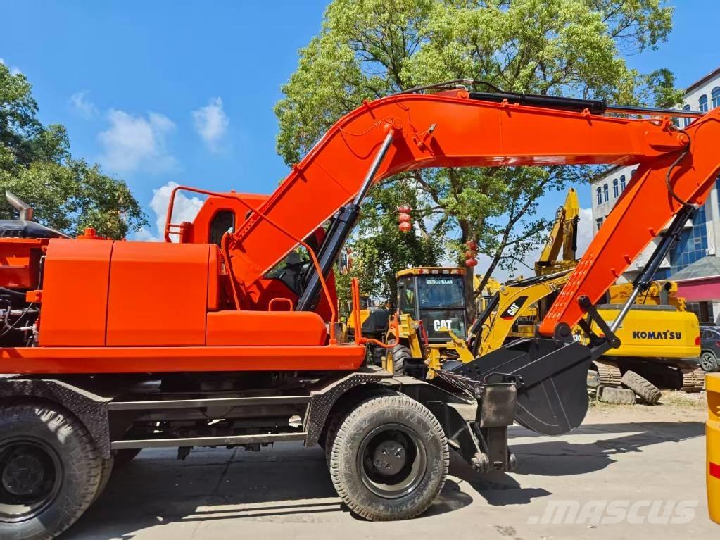Doosan DH 210 W-7 Ratasekskavaatorid