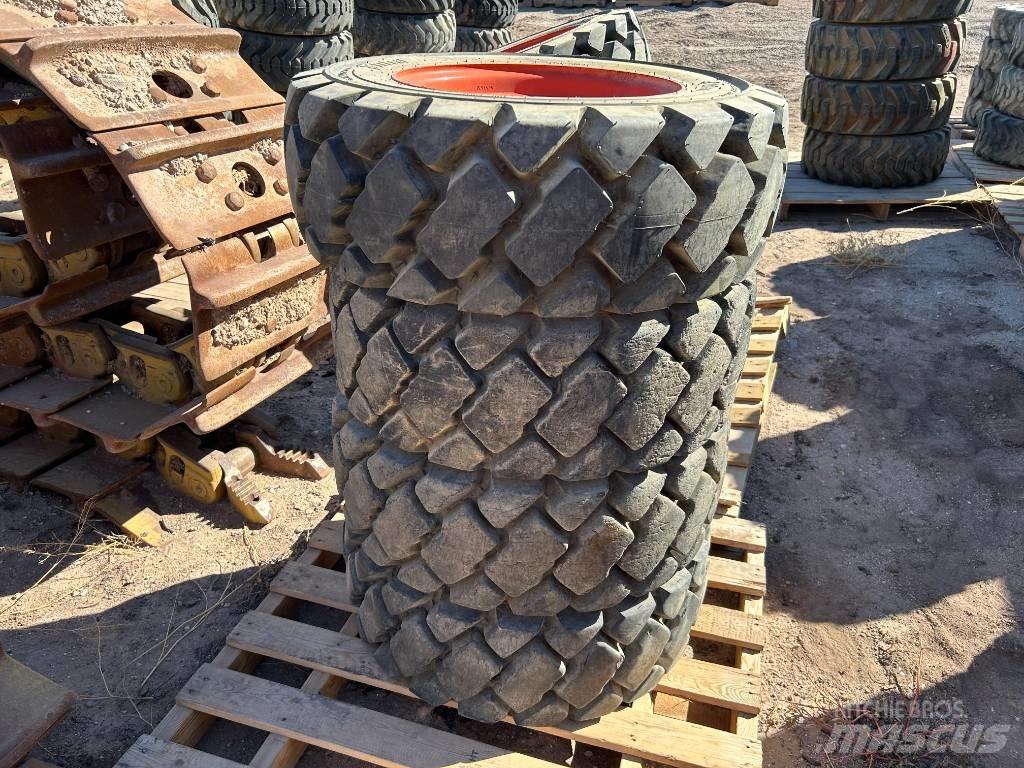 Bobcat 10x16.5 Tires Rehvid, rattad ja veljed