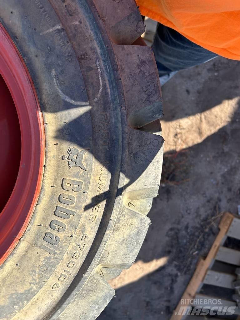 Bobcat 10x16.5 Tires Rehvid, rattad ja veljed