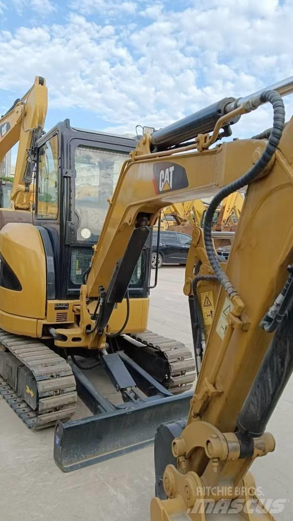CAT CAT302D Roomikekskavaatorid