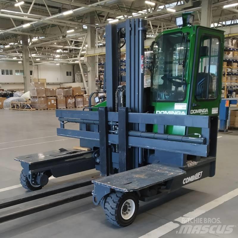 Combilift C 4000 L Neljasuuna lükandmastiga tõstukid
