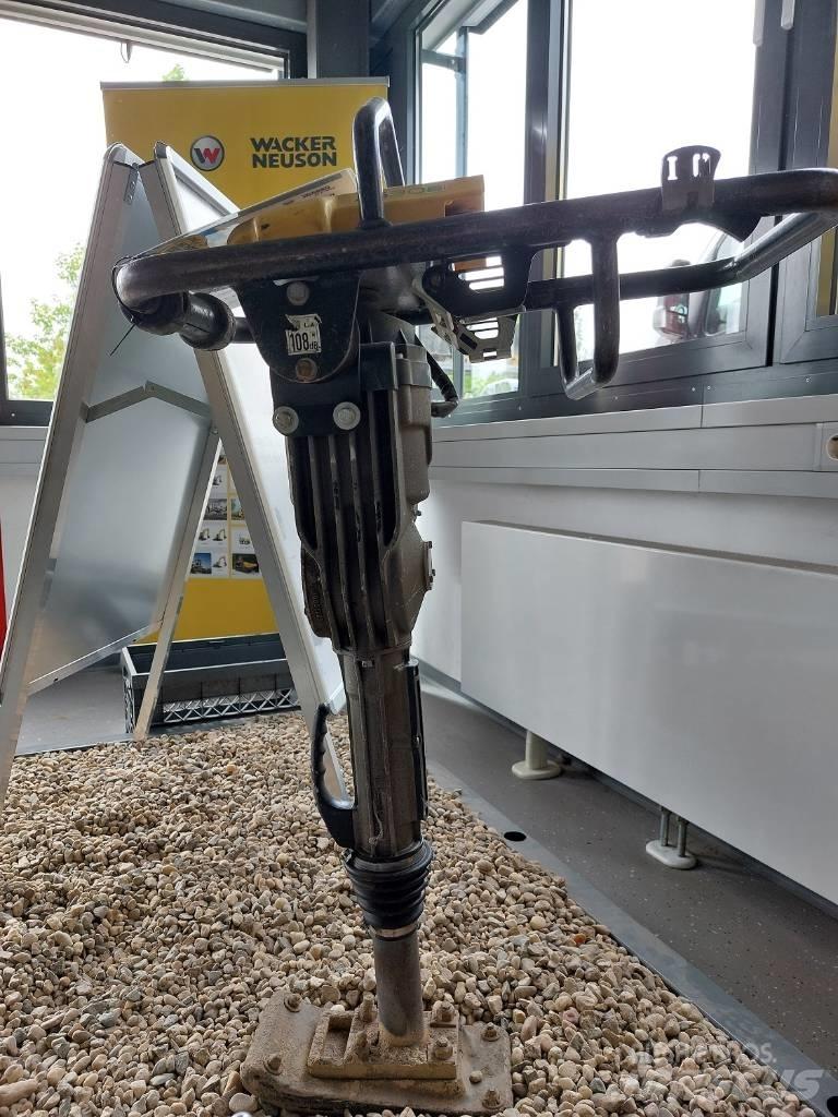 Wacker Neuson AS30e Vibroplaadid