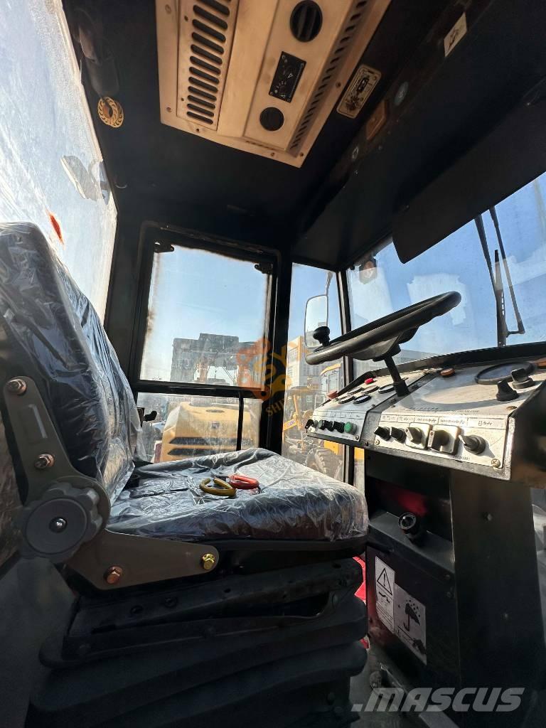 XCMG XD 103 Pinnasetihendajad