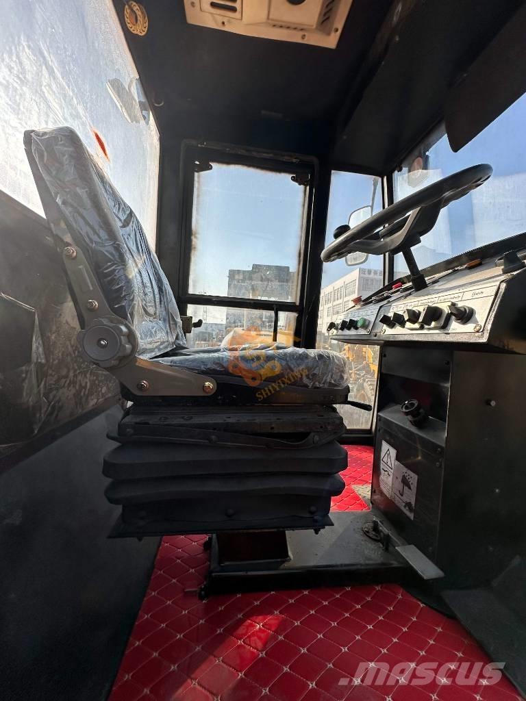 XCMG XD 103 Pinnasetihendajad