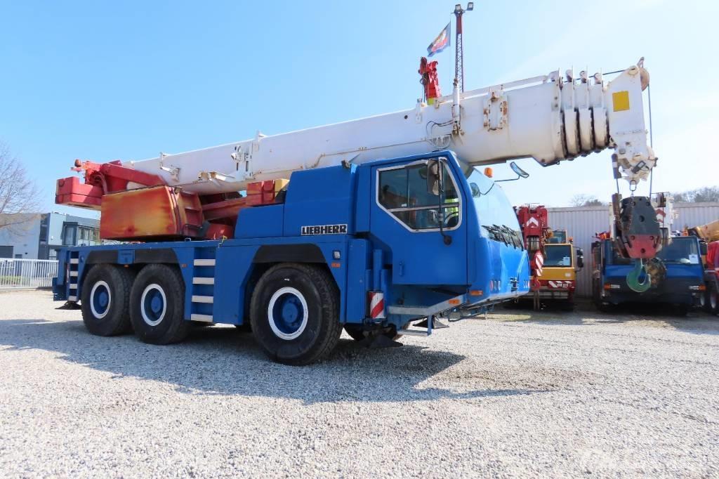 Liebherr LTM 1055-1 Maastikutõstukid