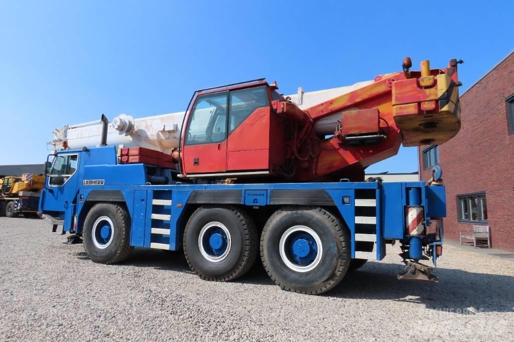 Liebherr LTM 1055-1 Maastikutõstukid