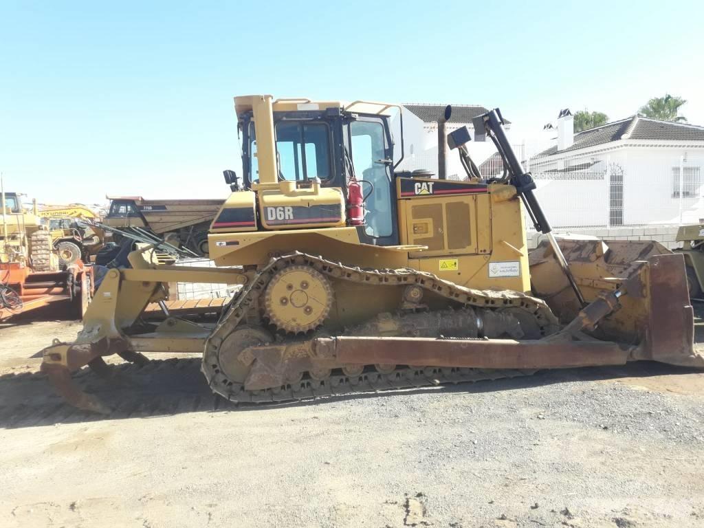 CAT D 6 R II Buldooserid