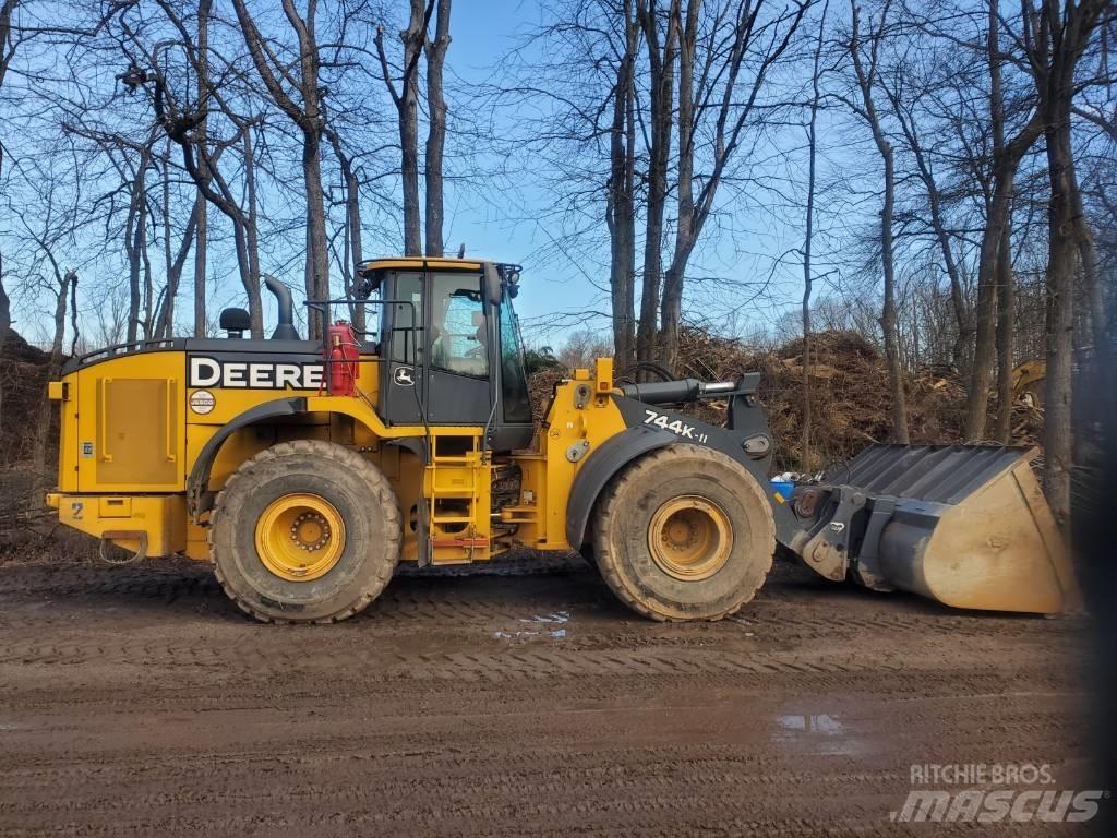 John Deere 744 K Rataslaadurid
