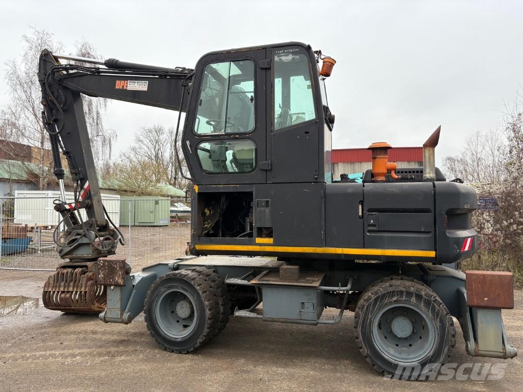 Hitachi FH 130.3 Roomikekskavaatorid