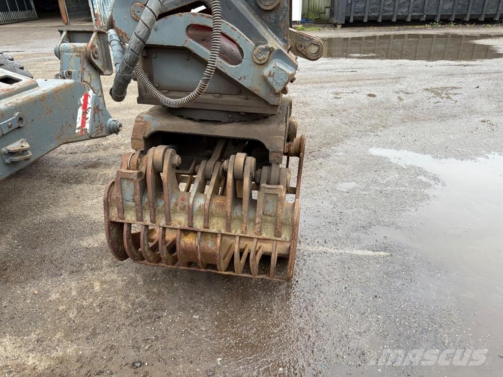 Hitachi FH 130.3 Roomikekskavaatorid